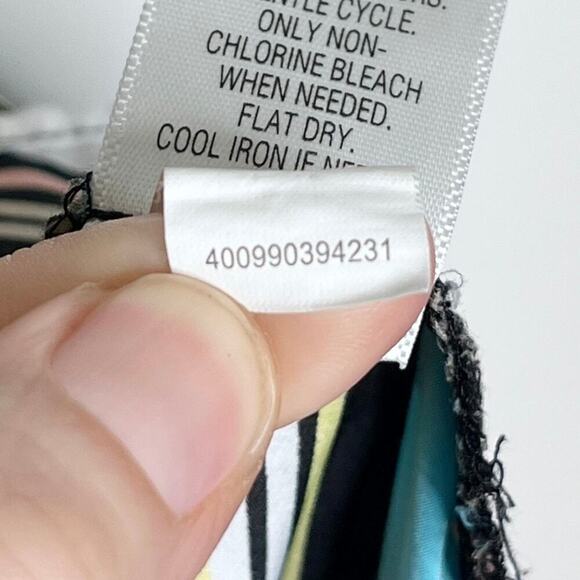 Dana Buchman Women's Sleeveless Top S Multicolor Geometric Print Tank 1/4 Button - Picture 8 of 8